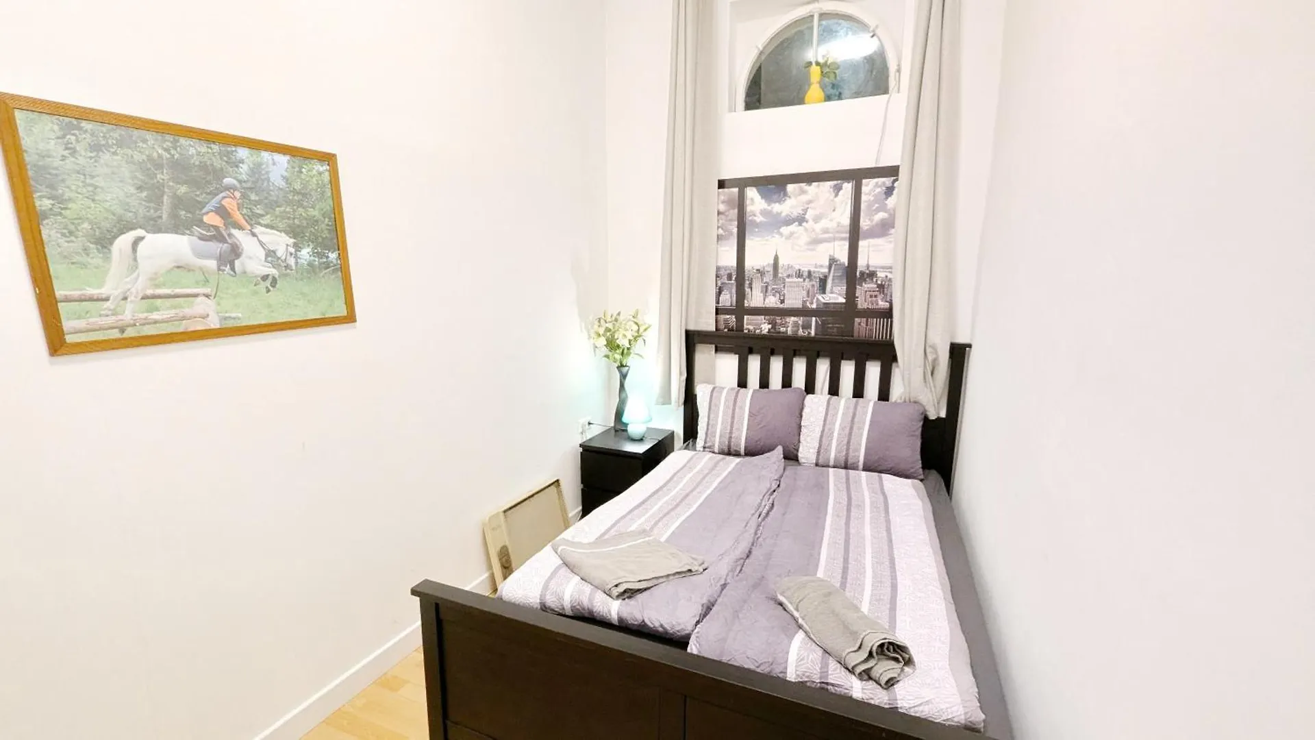 Comfortable Rooms In Lugner City Area He Wien Privatunterkunft